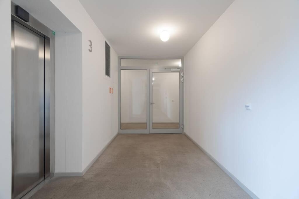 Bright Studio, 10min To The Centre, Free Parking Appartement Prague